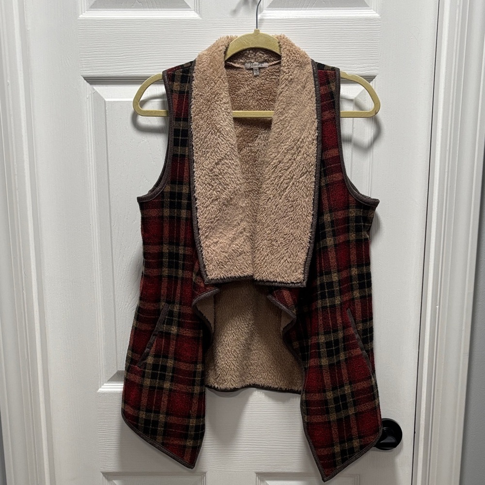 JODIFL Fuzzy Tan Sherpa Vest